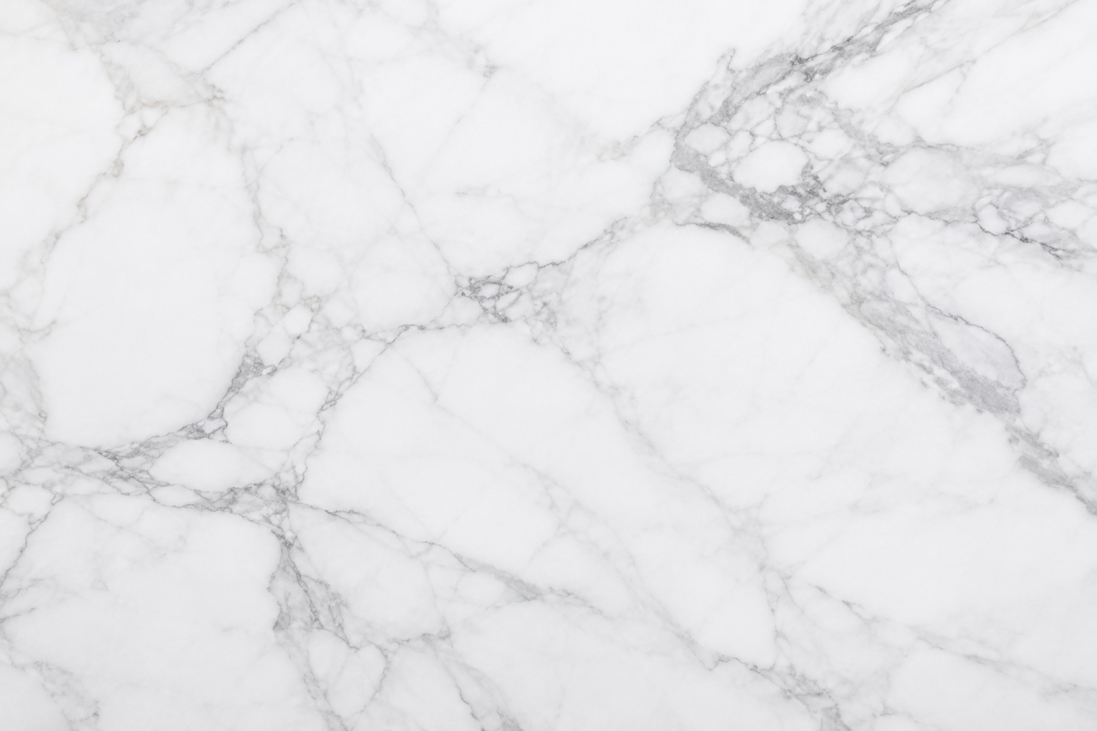 Superficie in marmo bianco venato di grigio